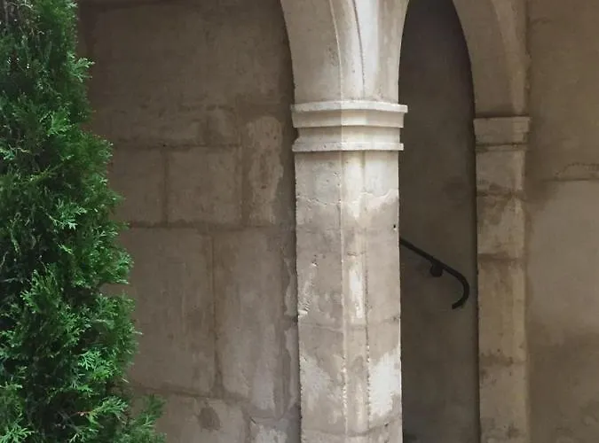 La Cour * نانسي